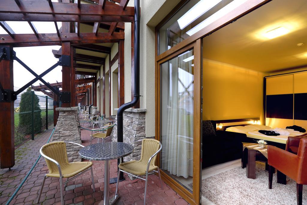 Luxury Apartment Kristof Besenova Luaran gambar